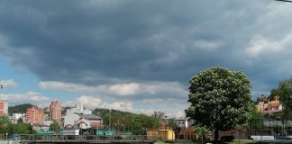 U ULICI UŽIČKE VOJSKE Došlo do pucanja vodovodne cevi