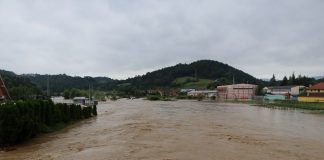 NEVREME U ZAPADNOJ SRBIJI Stotine kuća poplavljeno, oštećeni putevi, mostovi, naselja pod vodom