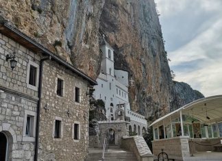 Veliki hrišćanski praznik MALU GOSPOJINU Slave SPC i vernici