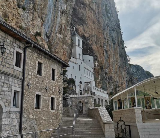 Veliki hrišćanski praznik MALU GOSPOJINU Slave SPC i vernici