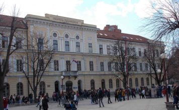 SREDNJOŠKOLCIMA PRIHVATLJIVE RADIONICE SA STRUČNIM LICIMA O posledicama upotrebe droga