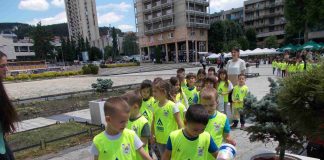 „Pomiri se s prirodom i pomozi joj da se obnovi“ ODLAGANJE OTPADA I CRTEŽI