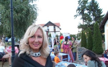 SNEŽANA ĐENIĆ Biblioteka u stvarnom i virtuelnom svetu