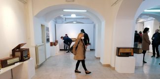 KUĆE MALIH LJUDI Lampaši Dragana Jovičića