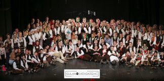 FOLKLORNI ANSAMBL ERA Spretan korak i radost igranja