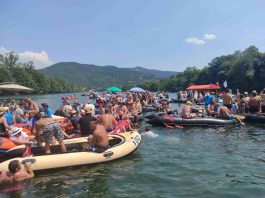 Drinska regata u Bajinoj Bašti U znak sećanja na splavare