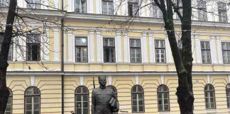 UŽIČKA GIMNAZIJA Spomenik 1300 kaplara