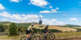 DOŽIVI RITAM LETA Na zlatiborskoj Gold gondoli