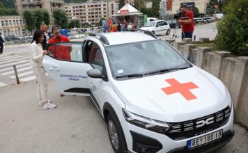 TERENSKO VOZILO Službi kućnog lečenja Doma zdravlja