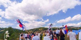 VENČANJE NA RIBNIČKOM JEZERU Prvo „DA” na gondoli