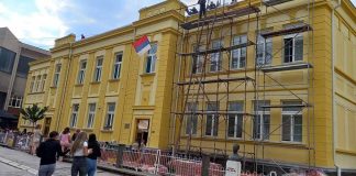 BEZBEDNOST DECE Mora biti na prvom mestu