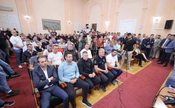 ZAHVALNICE Radnicima i kolektivima za gašenje požara