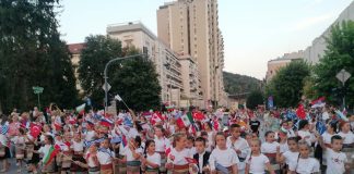 DEFILEOM KROZ GRAD Počeo Festival „Licidersko srce“