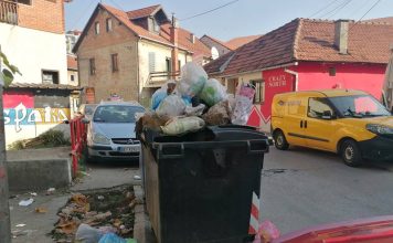 KONTEJNERI PREPUNI SMEĆA U Užicu i Sevojnu