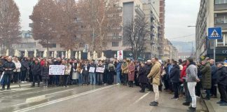 ZASTANI SRBIJO Na blokadi u Užicu i Ivanjici građani, učenici…