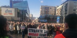 STUDENTI SE VRAĆAJU KUĆI Tišina za nastradale