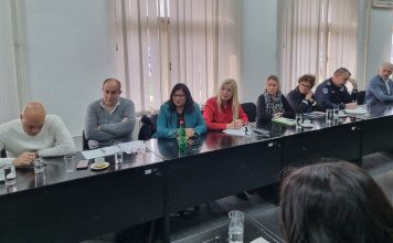 DEČJI BRAKOVI: “Tužno je kada vidiš da dete rađa dete”