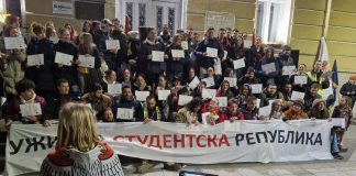 UŽIČKE STUDENTE I MATURANTE Dočekao veliki broj građana