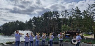 SABOR TRUBAČA U GUČI Otvara himna „Sa Ovčara i Kablara“