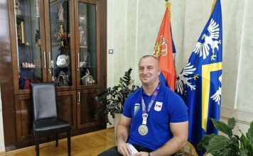 NEBOJŠA ĐURIĆ Osvajač srebra na prijemu u njegovu čast
