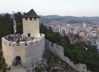 Izgradnja pešačkog mosta preko reke Đetinje