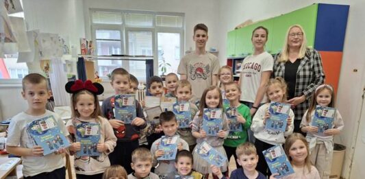 ZNANJEM DO ZVEZDA – Slikovnica puna školskih priča