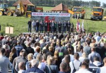 Stamatović sa mobe poručio: Državna zemlja nije na prodaju!