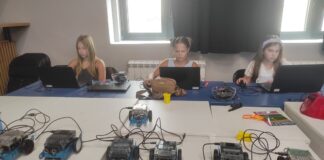 POČELA LETNJA ŠKOLA ROBOTIKE U užičkom GKC-u