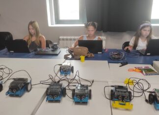 POČELA LETNJA ŠKOLA ROBOTIKE U užičkom GKC-u
