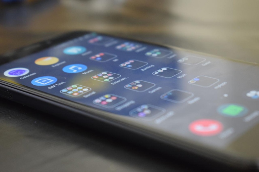 pametan-telefon-ikonic_ekran_foto_pexels