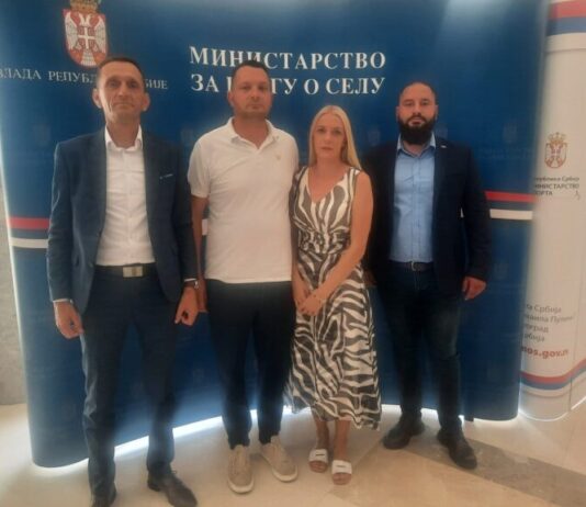 Potpisan ugovor za kupovinu seoske kuće za porodicu Simović